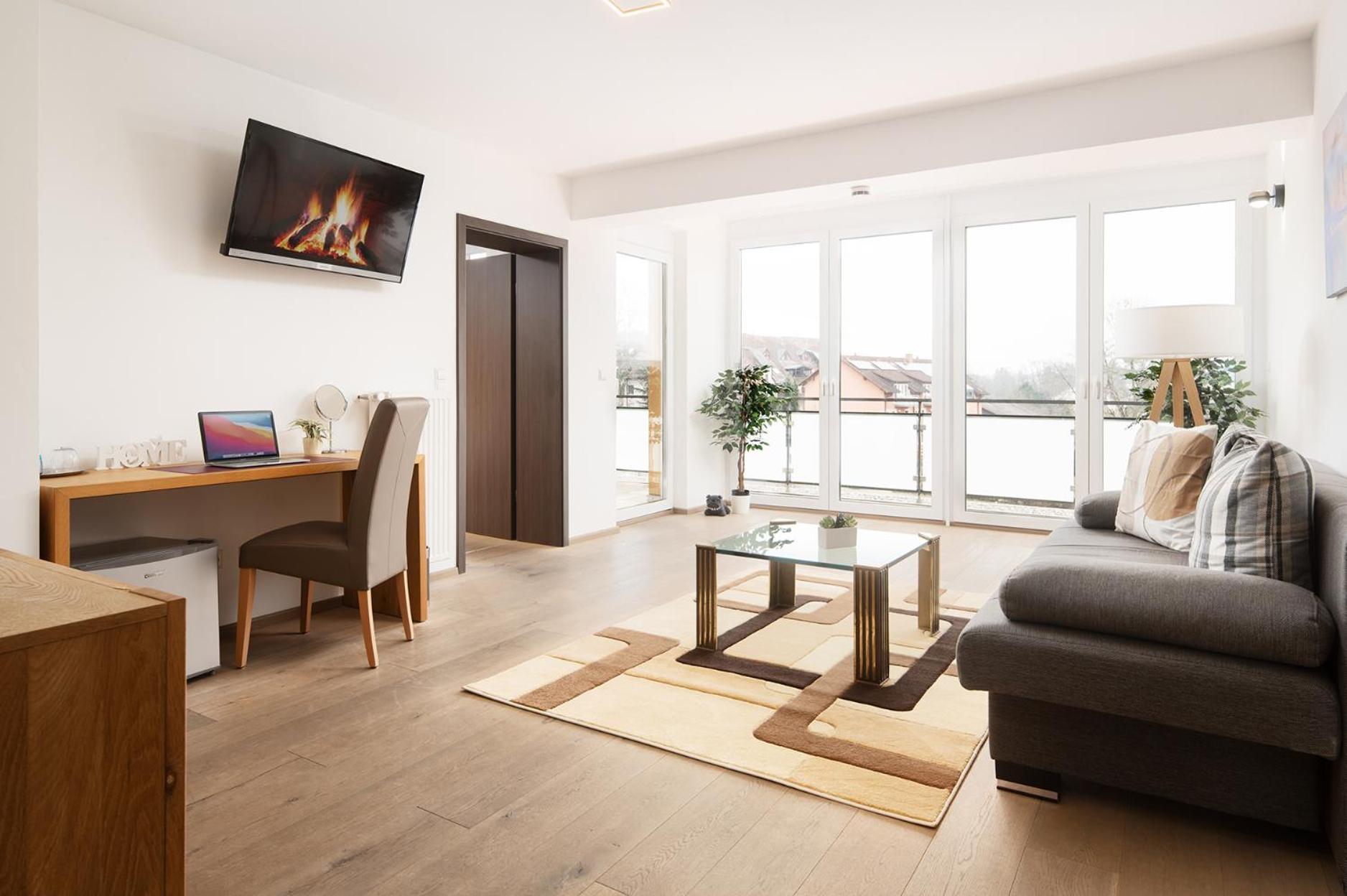 Hotel Vier Jahreszeiten An Der Therme & Kliniken Bad Krozingen Naehe Freiburg & Schwarzwald Ideal Fuer Wellness Kur & Business Ausfluege 24H Check In- Wlan & Parken Gratis Exterior foto