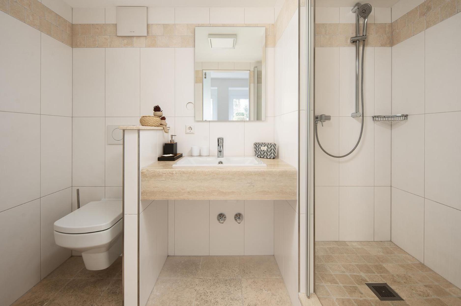 Hotel Vier Jahreszeiten An Der Therme & Kliniken Bad Krozingen Naehe Freiburg & Schwarzwald Ideal Fuer Wellness Kur & Business Ausfluege 24H Check In- Wlan & Parken Gratis Exterior foto